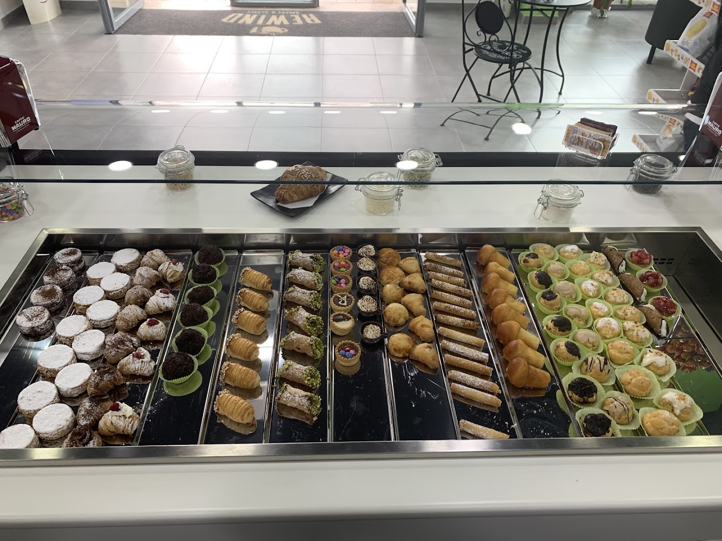 Rewind Bakery – Bar, Pasticceria, Gastronomia · Foto 1