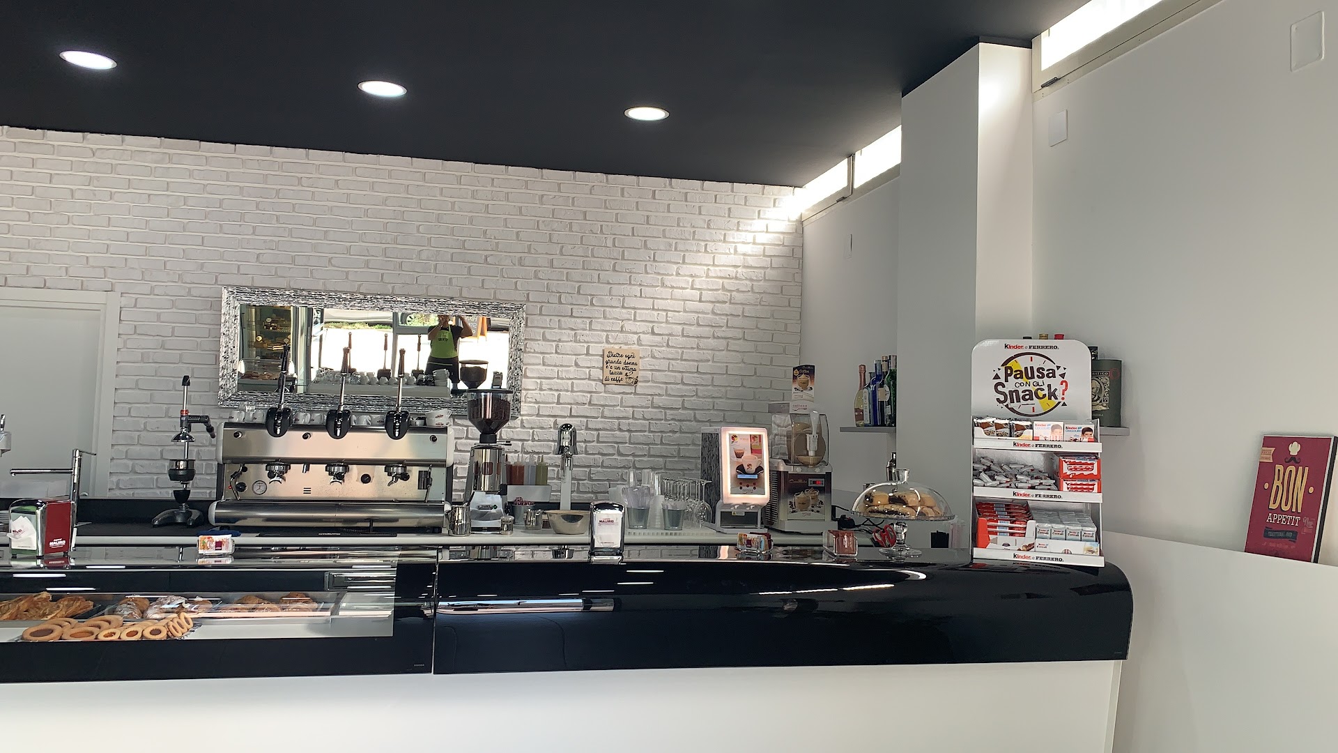Rewind Bakery – Bar, Pasticceria, Gastronomia · Foto 2